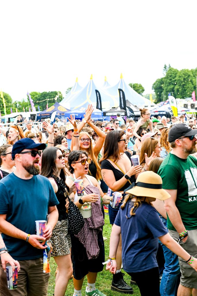 Sun hats and sunglasses across the afternoon crowd